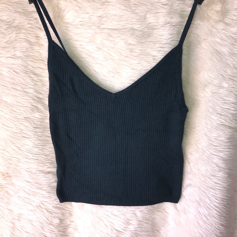 KENDALL AND KYLIE GREEN CROP TOP💚